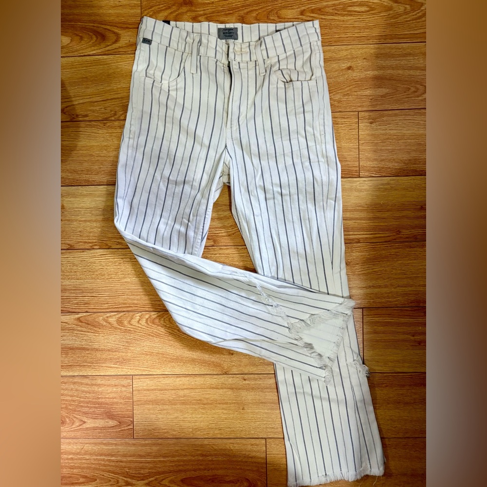 Citizens Of Humanity | Drew Fray High Rise Crop Flare | SZ 25 | Ivory Pinstrip